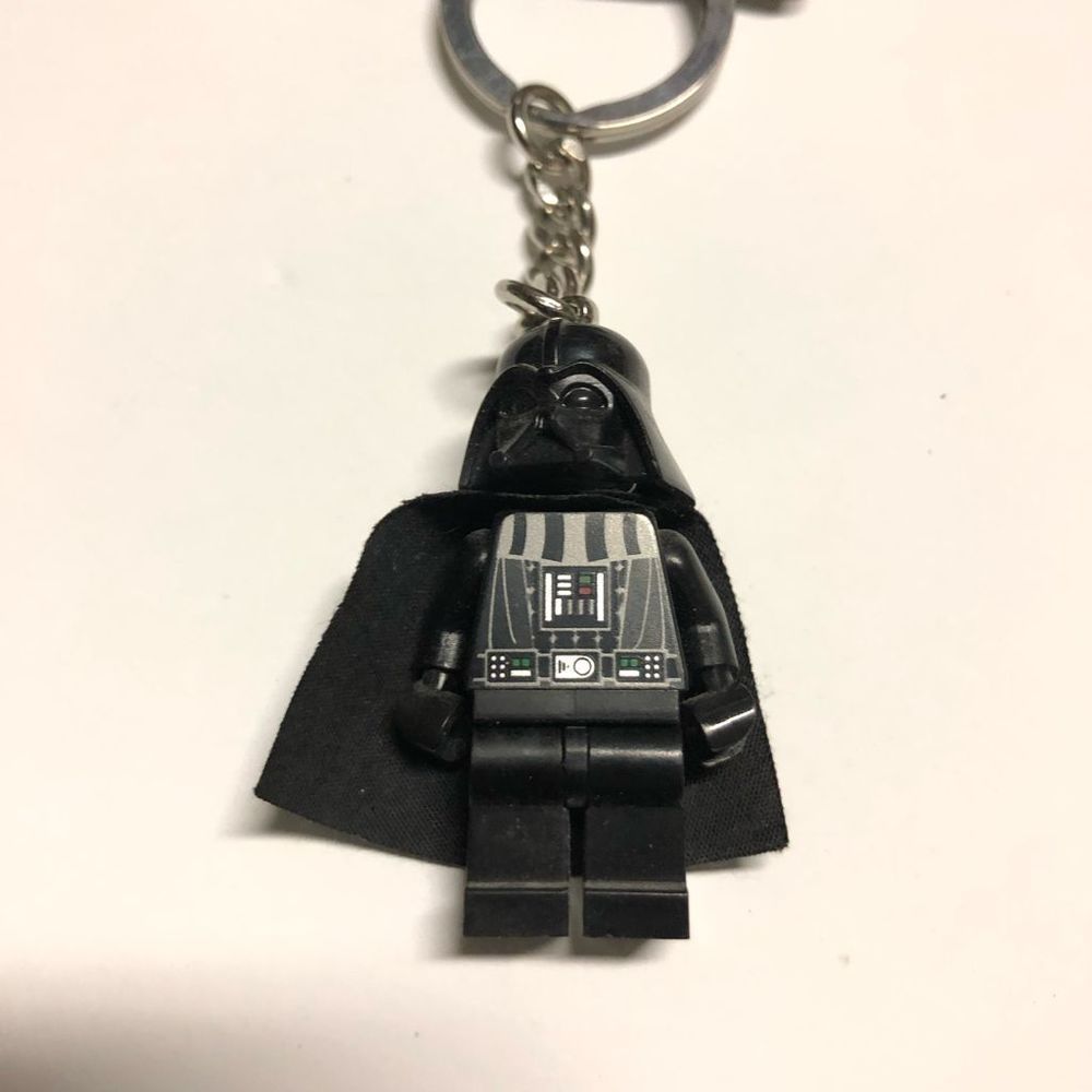 LEGO Star Wars Darth Vader Keychain - Picture 2 of 5